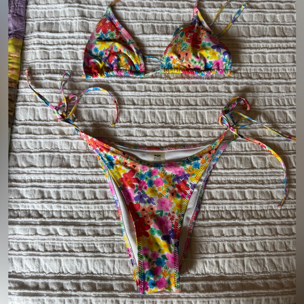 Floral Bikini Swimsuit with Vibrant Design triangle top and tie bottom size s
